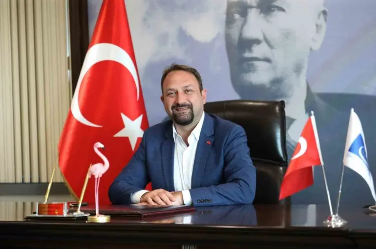 CHP İzmir İl Başkanı Utku Gümrükçü oldu
