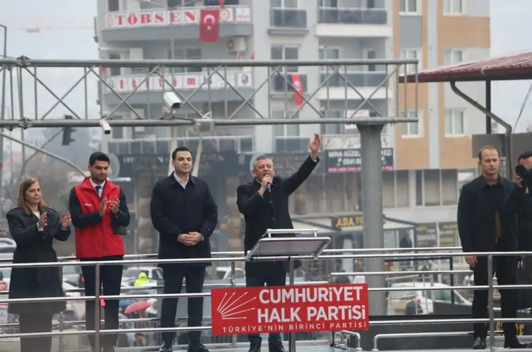 CHP lideri Özgür Özel: "20 bin TL’yi bir asgari ücrete, 28 bin TL’ye çıkarmak muhalefetin ellerinde"
