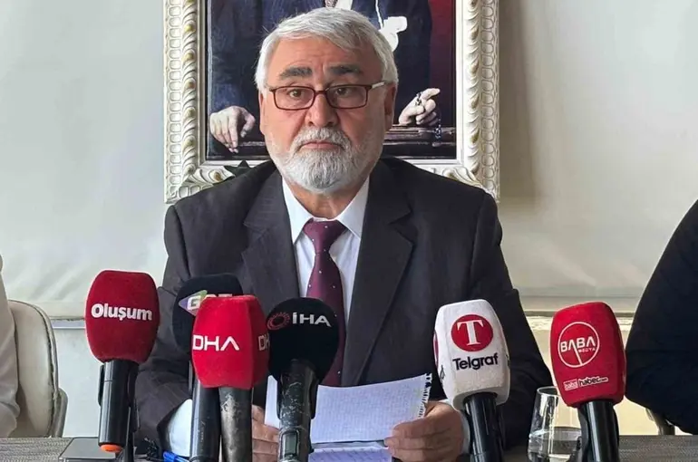 CHP Şehitkamil İlçe Başkanı Hurşit Yıldırım, sert sözlerle istifa etti