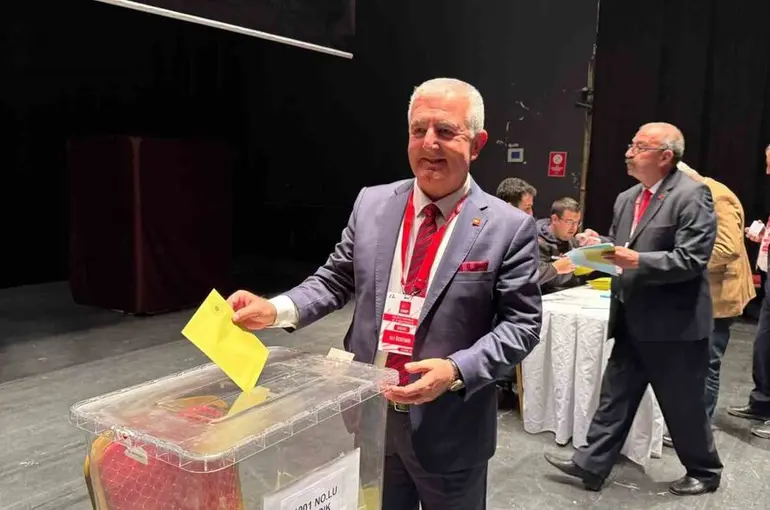 CHP’de gergin kongre
