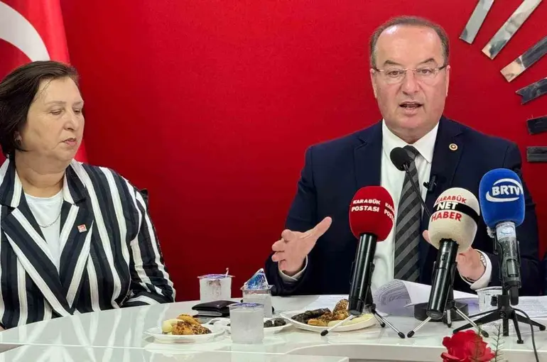 CHP’li Akay: "Karabük’ün ödediği verginin karşılığında aldığı yatırım bütçesi artırılmalı"
