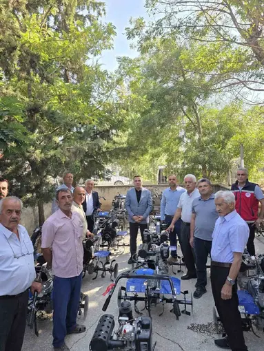 Çiftçilere hibe destekli tarım aletleri dağıtıldı
