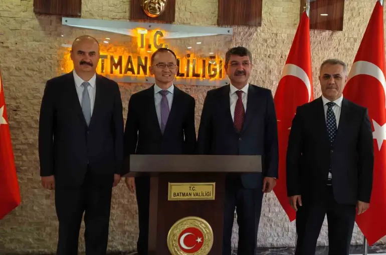 Çin Büyükelçisi Jiang Xuebin, Batman Valiliğini ziyaret etti

