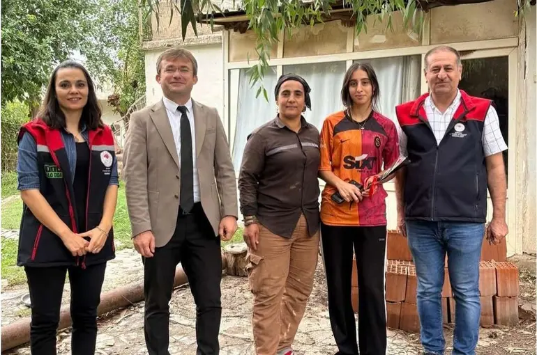 Cizre’de alın teri döken kadın çiftçiler unutulmadı
