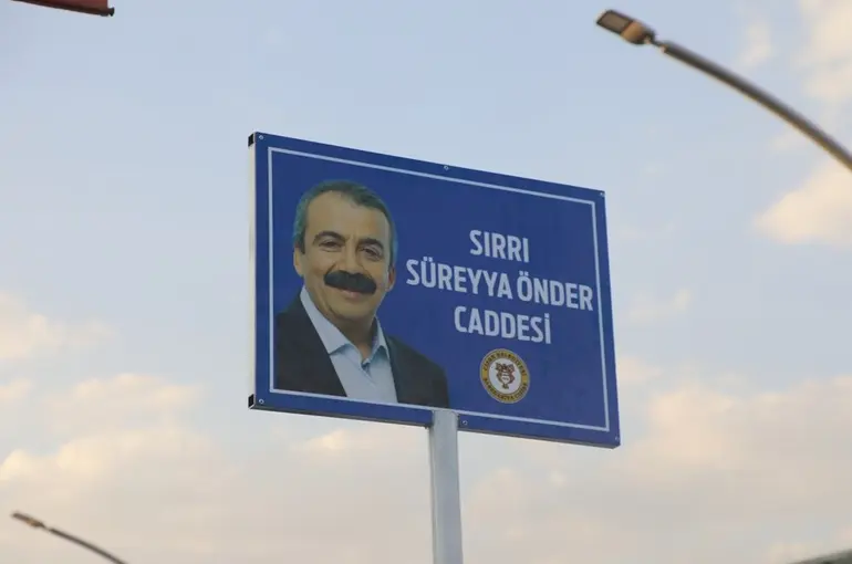 Cizre’de bir caddeye Sırrı Süreyya Önder’in ismi verildi
