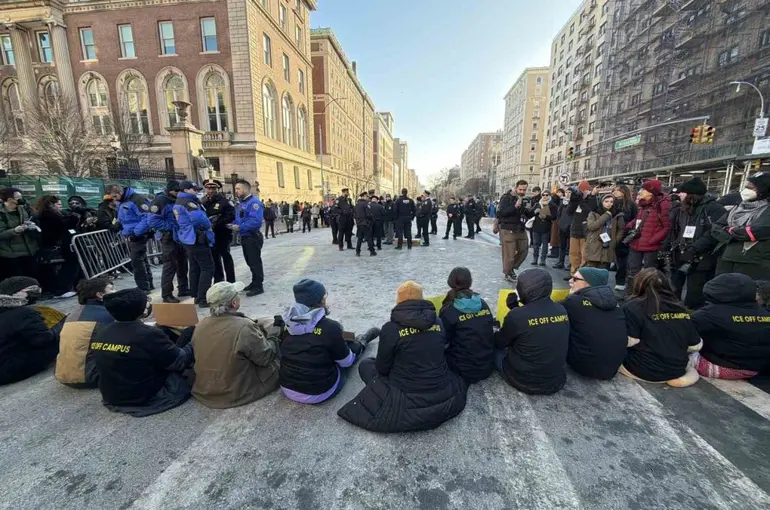 Columbia Üniversitesi önünde ICE protestosu: 10 öğrenci gözaltına alındı

