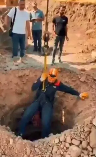 Çukurda mahsur kalan köpek, AFAD tarafından kurtarıldı
