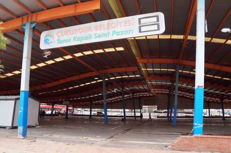 Çukurova’da kapalı semt pazarları yenileniyor
