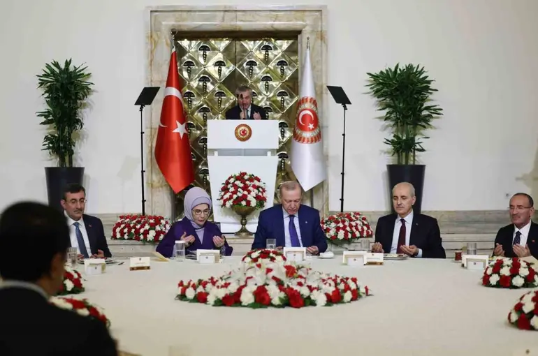 Cumhurbaşkanı Erdoğan: "Biz bölgemizi ve insanlığı ilgilendiren meselelerde asla tarafsız değiliz"
