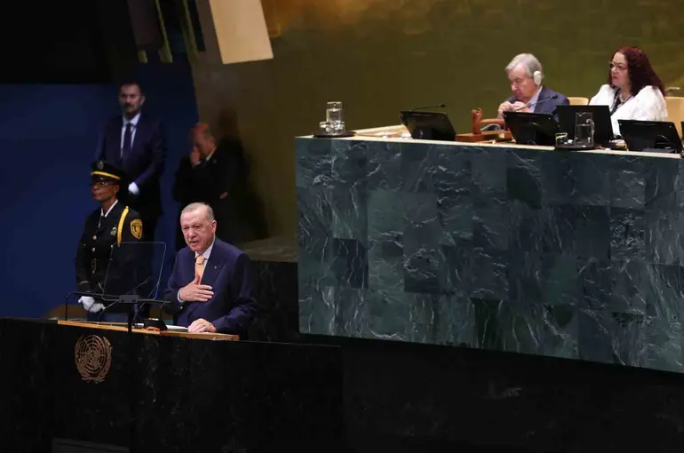 Cumhurbaşkanı Erdoğan: "Bizler, tıpkı geçen yıl olduğu gibi özgür ve egemen Filistin Devleti’nin sesi olacak, Filistin halkının mücadelesini bu kürsüden dünyaya duyurmaya devam edeceğiz"
