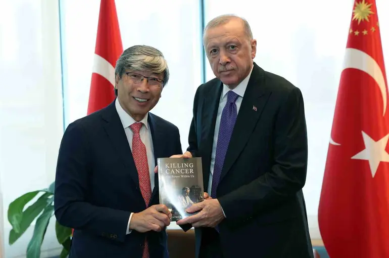 Cumhurbaşkanı Erdoğan, Doktor Patrick Soon-Shiong’u kabul etti
