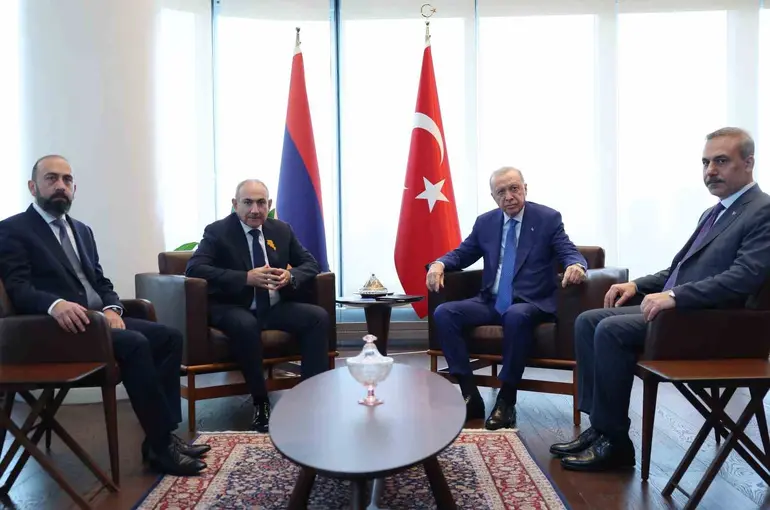 Cumhurbaşkanı Erdoğan, Ermenistan Başbakanı Paşinyan’ı kabul etti
