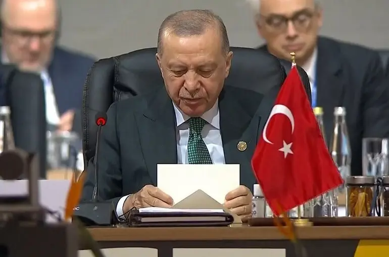 Cumhurbaşkanı Erdoğan: "Gazze’de sağlanan ateşkesin devamı tüm dünyanın huzuru için azami önemdedir"
