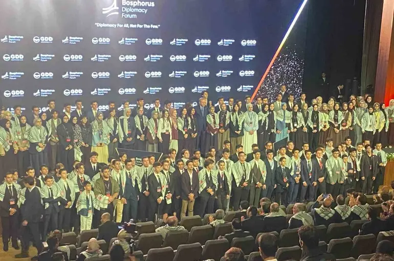 Cumhurbaşkanı Erdoğan: "Soykırım şebekesinin başı, BM Genel Kurulu’nda yalanları ve tehditlerini dinleyecek kimse bulamadı ve boş koltuklara konuştu"
