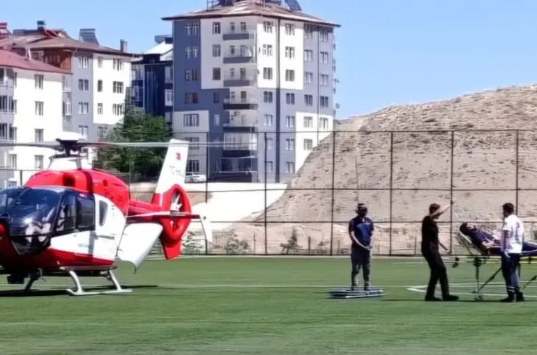 Darende’de kalp krizi geçiren hasta için hava ambulansı havalandı
