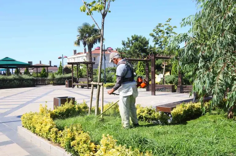 Darıca’da cadde ve sokaklar baştan aşağı temizleniyor
