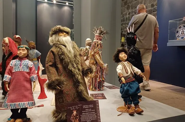 Dede Korkut karakterlerinin minyatürleri vatandaşlara sergilendi
