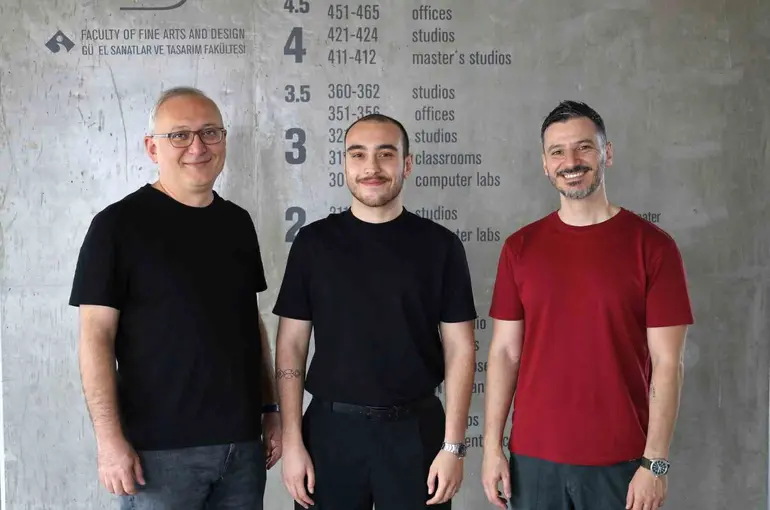 Denizlerin değişimini sanatla anlattı
