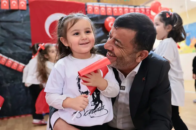 Denizli Büyükşehirden öğrencilere ve ailelere yeni eğitim yılında güçlü destek
