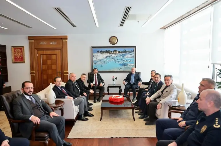 Denizli Vali Yavuz Selim Köşger göreve başladı
