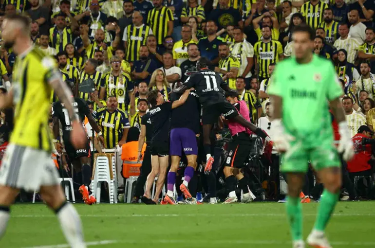 Derbide kazanan Beşiktaş puanını 9’a çıkardı
