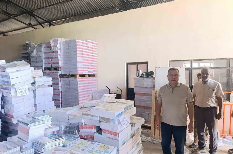 Ders kitaplarının eksiksiz ve düzenli dağıtımı için çalışmalar sürüyor
