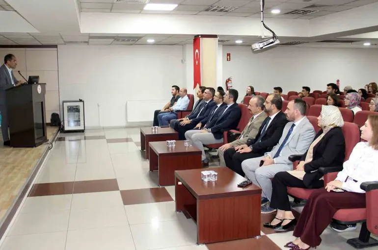 Devlet Hastanesi’nde yeni atanan pratisyen hekimlere oryantasyon eğitimi
