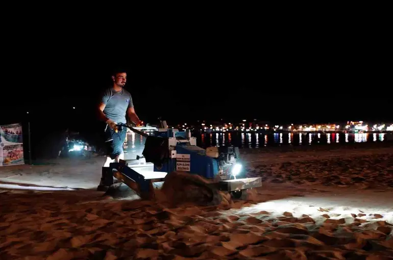 Didim’de temizlik ekipleri çalışmalarını sürdürüyor
