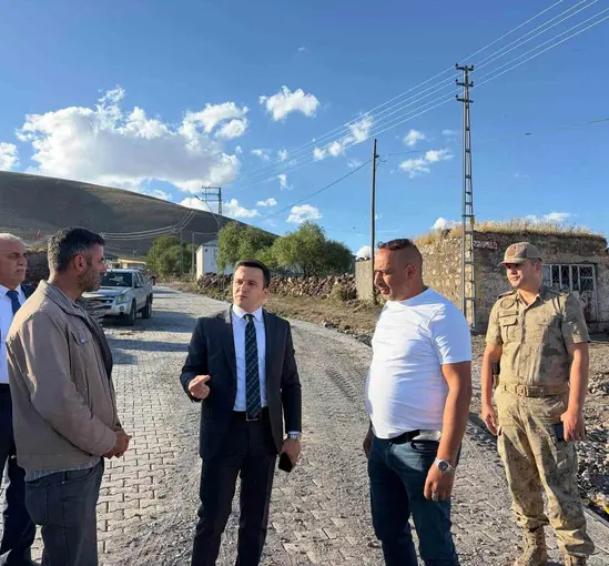 Digor’da KÖYDES seferberliği: Parke taşı çalışması hızla ilerliyor
