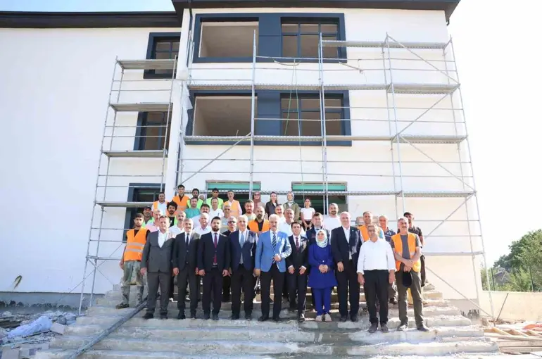 Dikmeli İlkokulu yeni eğitim dönemine hazırlanıyor
