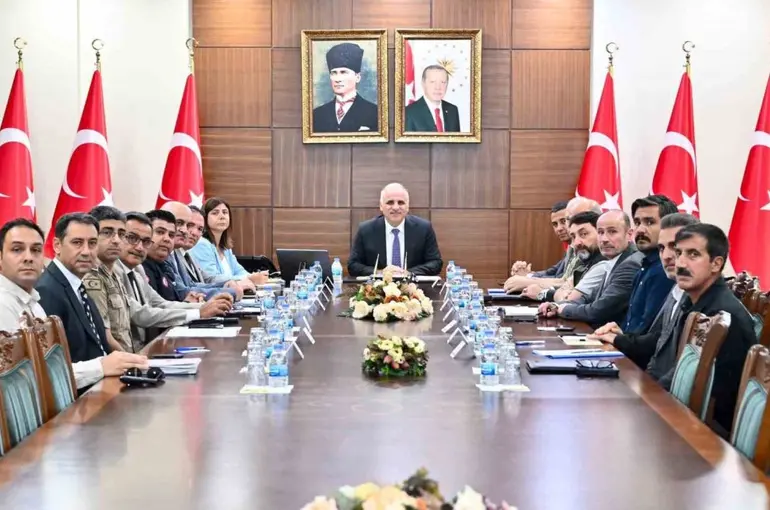 Diyarbakır’da anız yangınlarının önlenmesine yönelik toplantı
