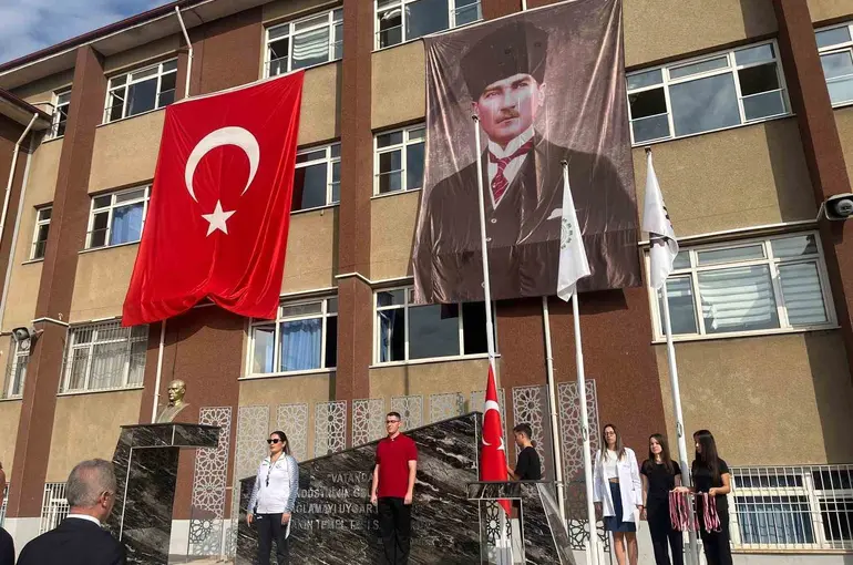 DOSTEK Koleji’nde geleceğe güçlü bir başlangıç
