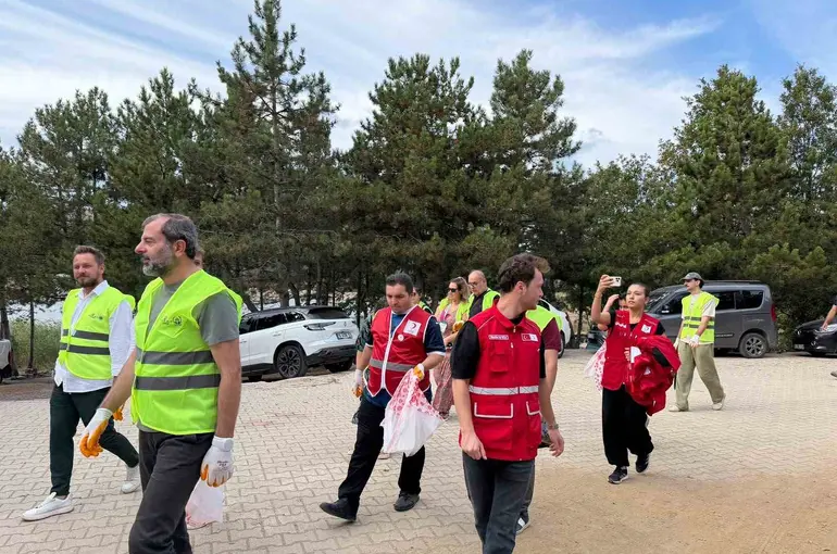 Dünya gençleri, Gürsu’da çevre dayanışması için buluştu
