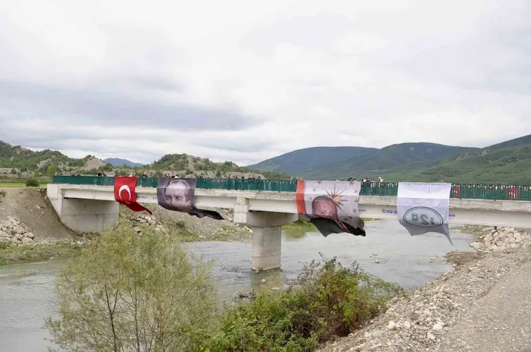 Durağan Hacıoğlan-Yeşilkent Köprüsü hizmete açıldı
