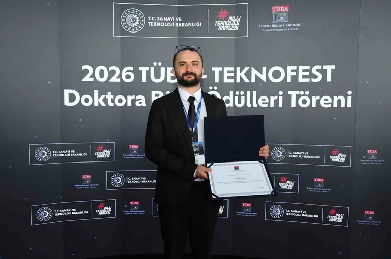 Düzce Üniversitesi öğretim üyesi üçüncü oldu
