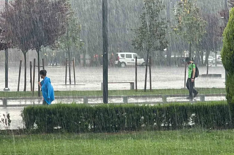 Düzce ve Zonguldak için kuvvetli yağış uyarısı
