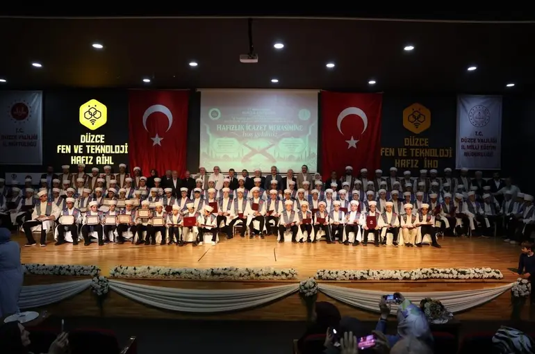 Düzce’de 108 öğrenci hafızlık icazeti aldı
