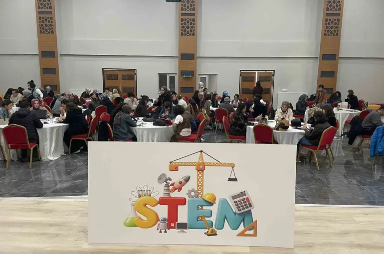 Düzce’de STEM eğitimi çalıştayı tamamlandı
