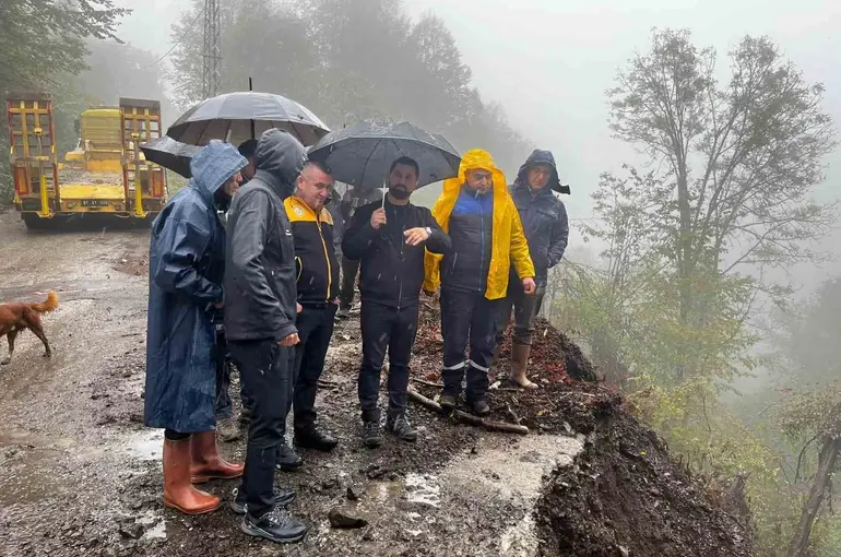 Düzce’de yağış mesaisi ekipler sahada, müdahaleler sürüyor
