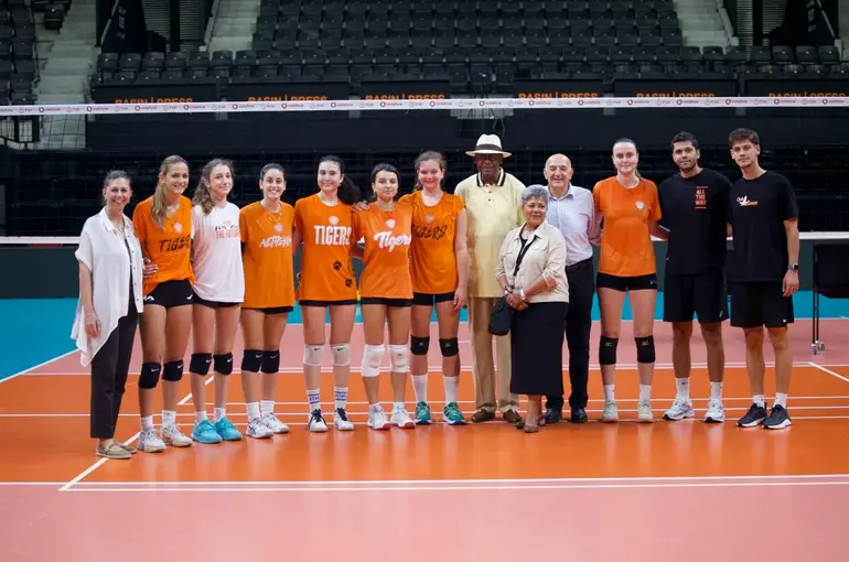 Eczacıbaşı Spor Kulübü, 60. yılında basketbol efsanelerini yeni evinde ağırladı
