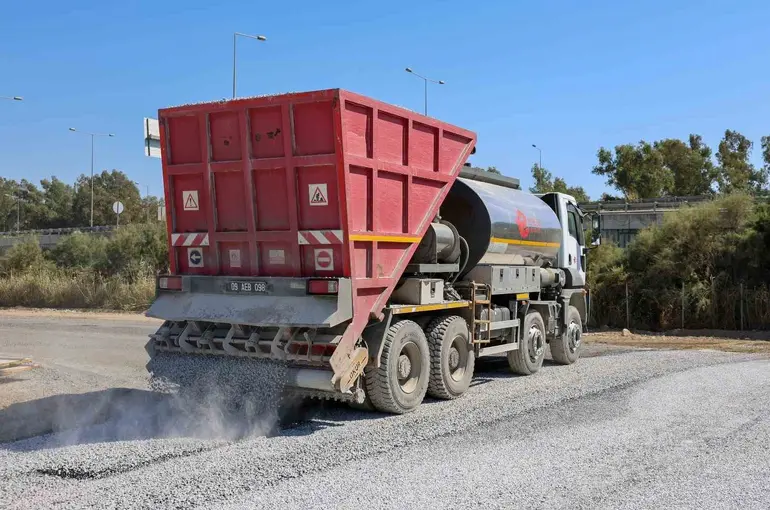 Efeler Belediyesi’nden Tepecik’e 15 bin metrekare asfalt
