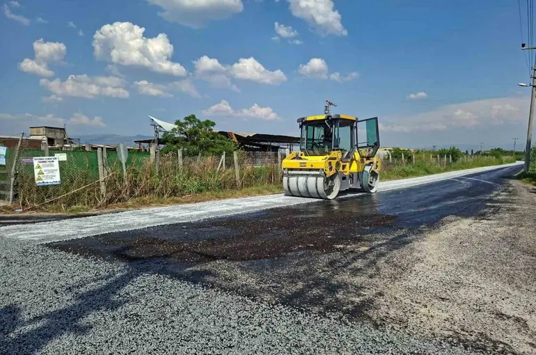 Efeler’de asfaltlama çalışmaları hız kazandı
