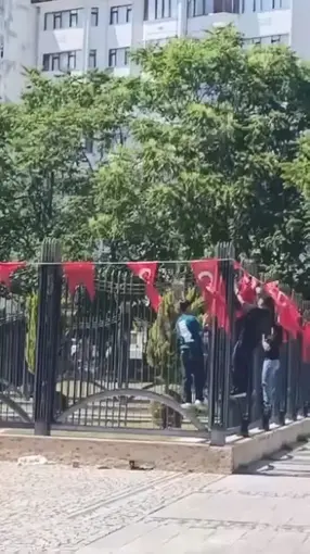 Elazığ’da çocukların ‘Türk’ bayrağı hassasiyeti
