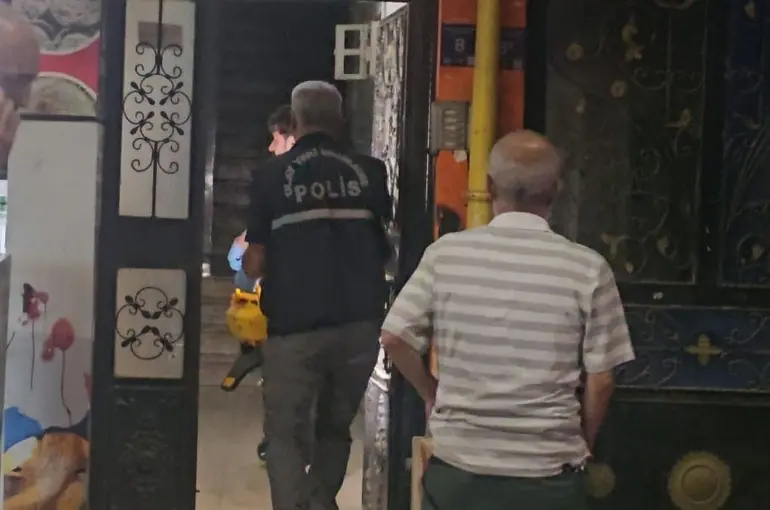 Elazığ’da evde çıkan tartışma silahlı ve bıçaklı kavgaya dönüştü: 2 yaralı
