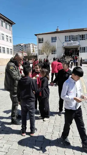 Elazığ’da öğrencilere orman yangını ile mücadele çalışması
