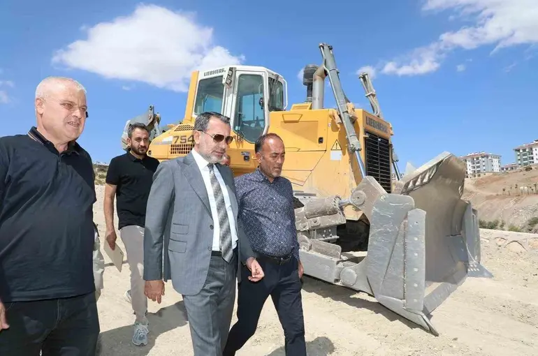 Elazığ’da ulaşım ağı yeni bulvarlarla güçleniyor

