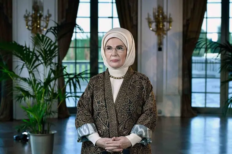 Emine Erdoğan "Asya Pasifik Sıfır Atık Uluslararası Seminer Programı"na video mesaj gönderdi
