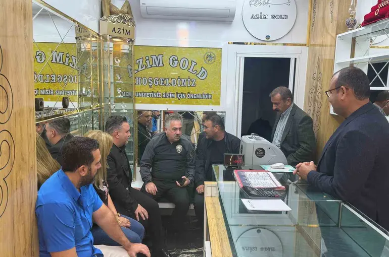 Emniyet Müdürü Mutlu ve DİKO Başkanı Sanal iş yeri kurşunlanan kuyumcu ile görüştü
