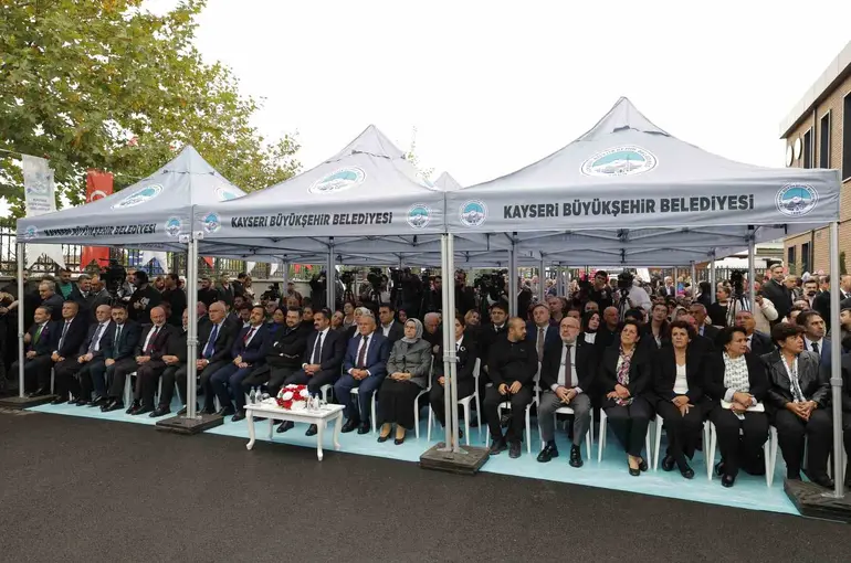 En duygusal açılış
