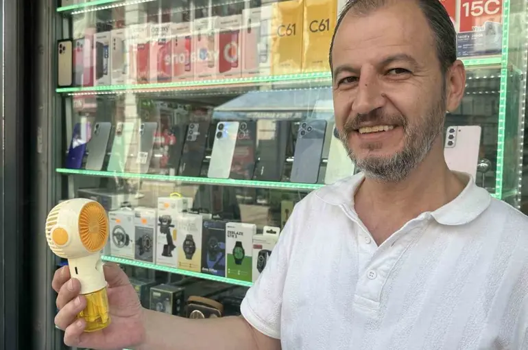 En ekonomik ve pratik serinleme aracı "El pervanesi"
